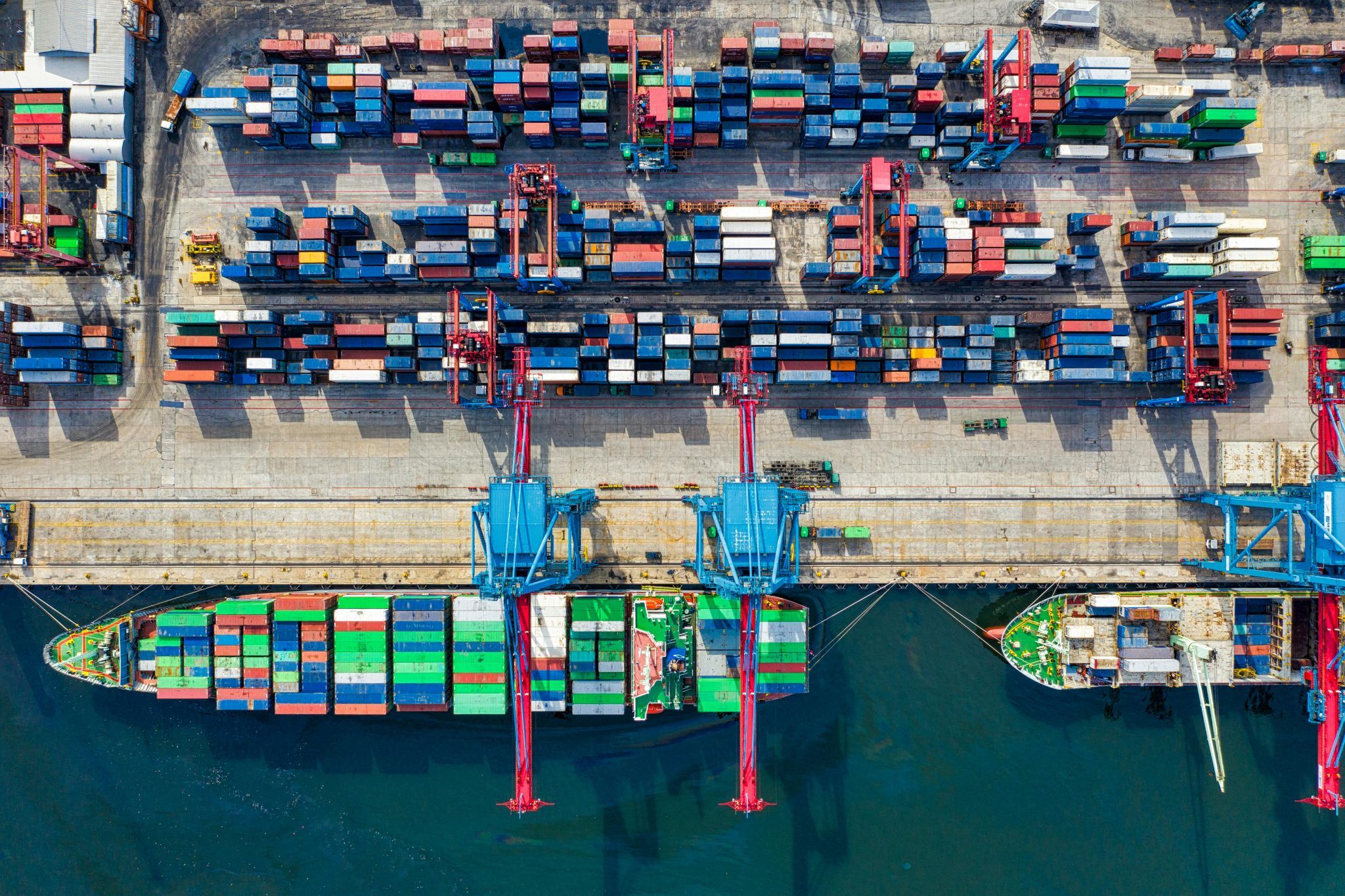 Record imports to the U.S., retailers bring forward purchases in ...