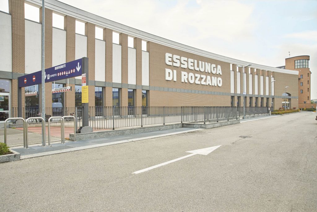 Ten years after its opening, Esselunga relaunches in Rozzano with new  spaces, more departments, and a beauty store - CIBUS LINK